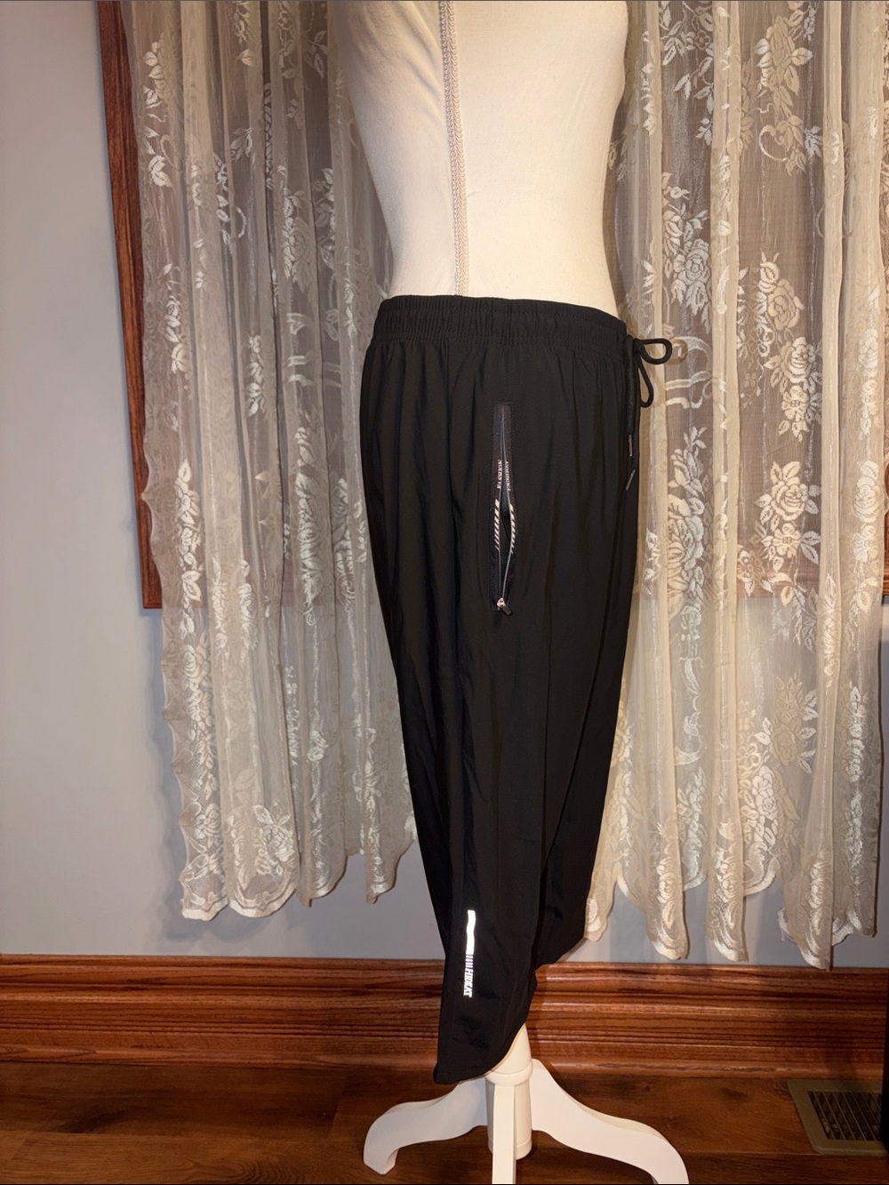 Womens Drawstring Capris - Picture 5 of 7